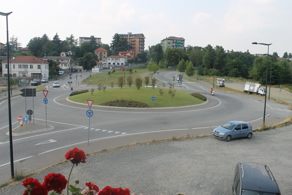 Albergo Vittoria Овада Экстерьер фото